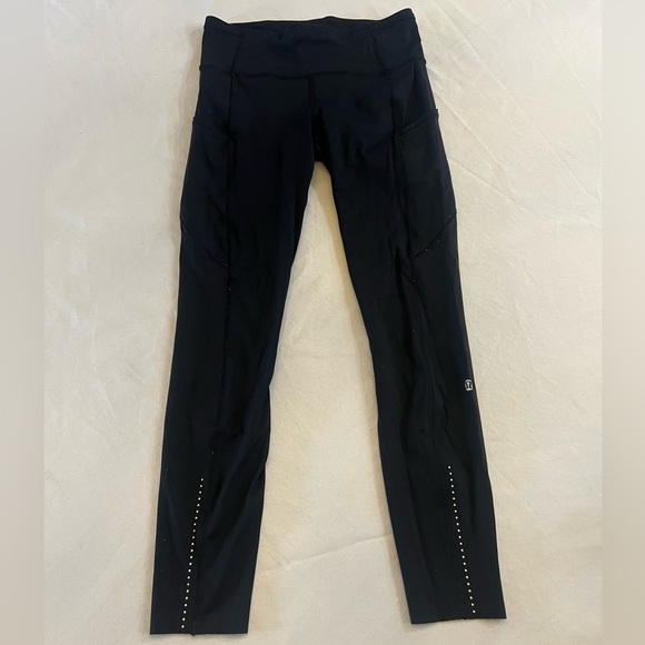 LULULEMON Wunder Train High Rise Leggings with Pockets, 25” inseam, Size 6.